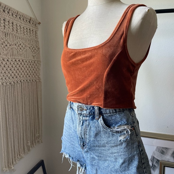 Charlotte Russe Tops - 🛍 Orange velvet cropped tank top